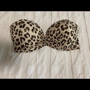 Victoria’s Secret strapless bra